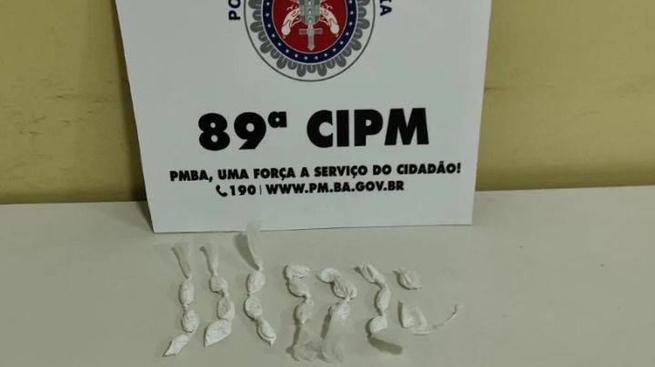 PETO apreende sacola com cocaína após fuga de suspeito em Mucuri