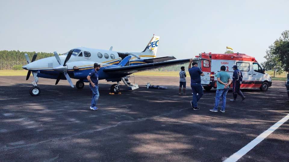 Vídeo: Criança de 4 anos é transferida em UTI Aérea com urgência de Mucuri para Salvador