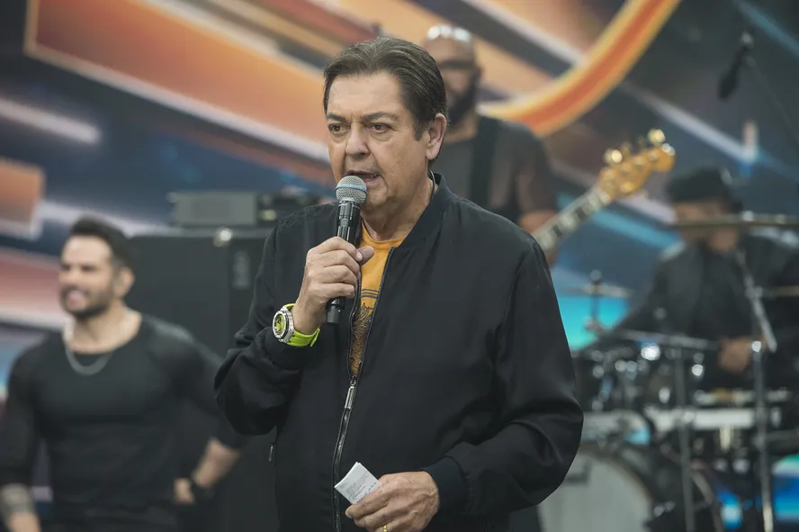 Transplante do Faustão repercute com fake news sobre fila do SUS e até vacinas da Covid, mostra levantamento da FGV