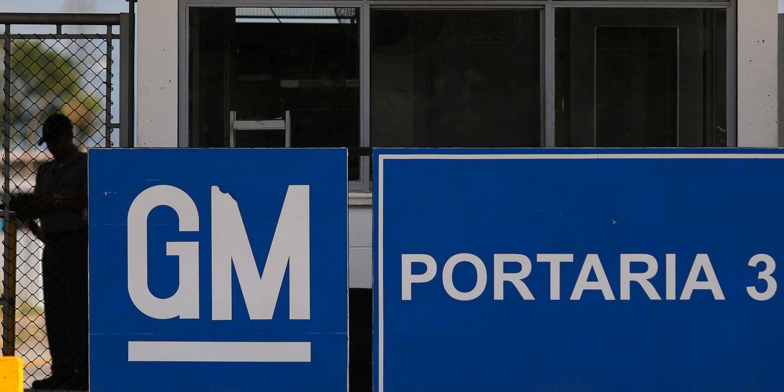 Metalúrgicos da GM aprovam abertura de Programa de Demissão Voluntária