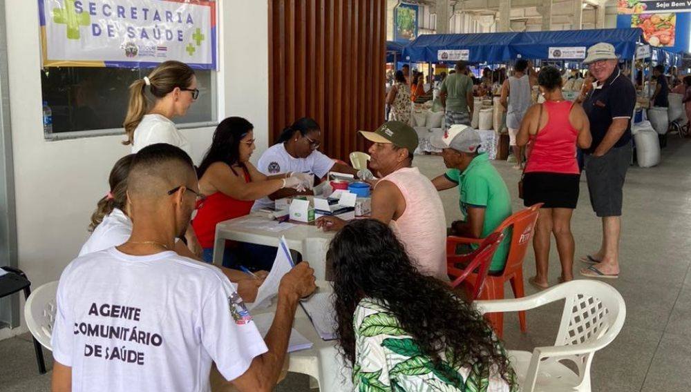 Campanha Dezembro Vermelho: CTA realiza ação no Mercado Municipal de Mucuri