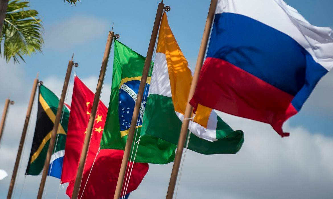 Adesão de novos países e integração econômica estão na agenda do Brics