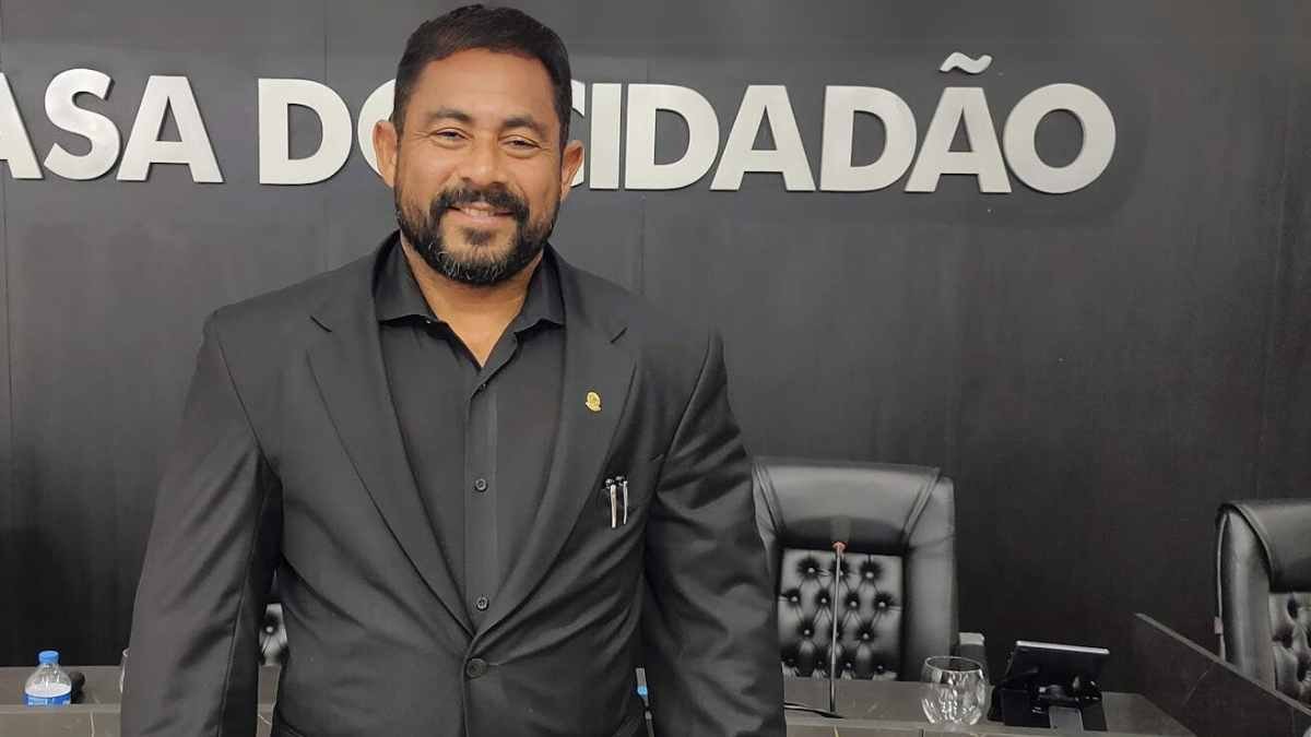 Câmara aprova propostas de Sula: Concessão de quiosques em praça e placas de proibição de motocicletas em rampas exclusivas para pedestre; confira