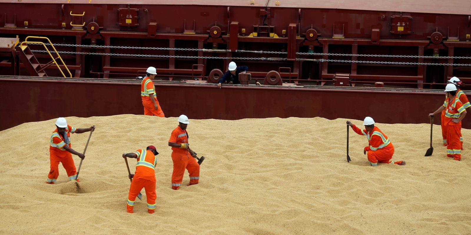 Balança comercial tem superávit recorde de US$ 8,776 bi em novembro