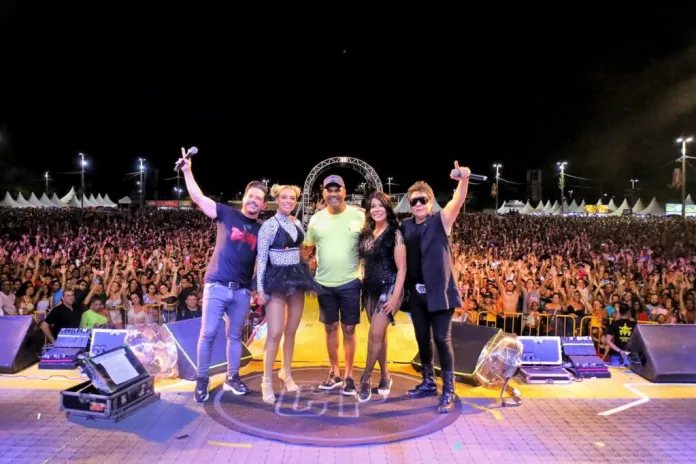 Mucuri Carnaval 2024: Calcinha Preta encerra penúltimo dia com grande show Arena Praia da Barra