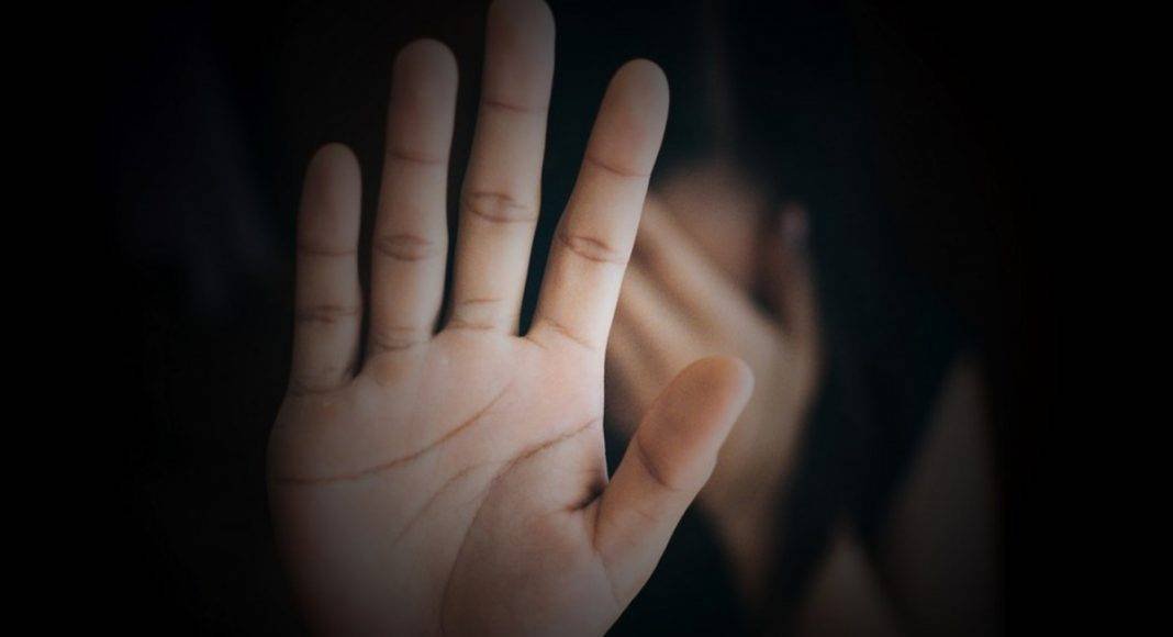 Homem é condenado a mais de mil anos de prisão por estuprar enteada em SC