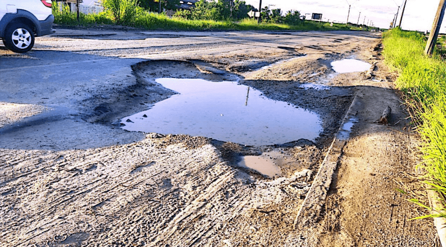 Políticos e DNIT unem forças para reabilitar a BR-101 no trecho de Itabatã; uma busca pela segurança viária