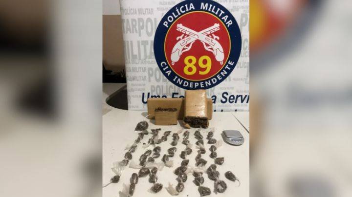 Mucuri: Ação Policial Resulta em Apreensão de Drogas e Prisão de Suspeito no Jardim Madureira