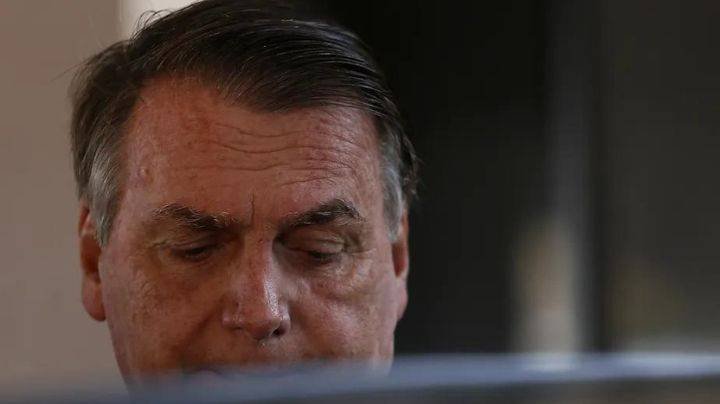 Julgamento de Bolsonaro no TSE: provas incluem reunião com embaixadores, transmissão ao vivo e minuta do golpe
