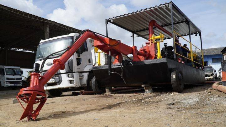 Prefeitura entrega ‘dragobomba’ totalmente reformada às Associações de Pescadores de Barra Nova