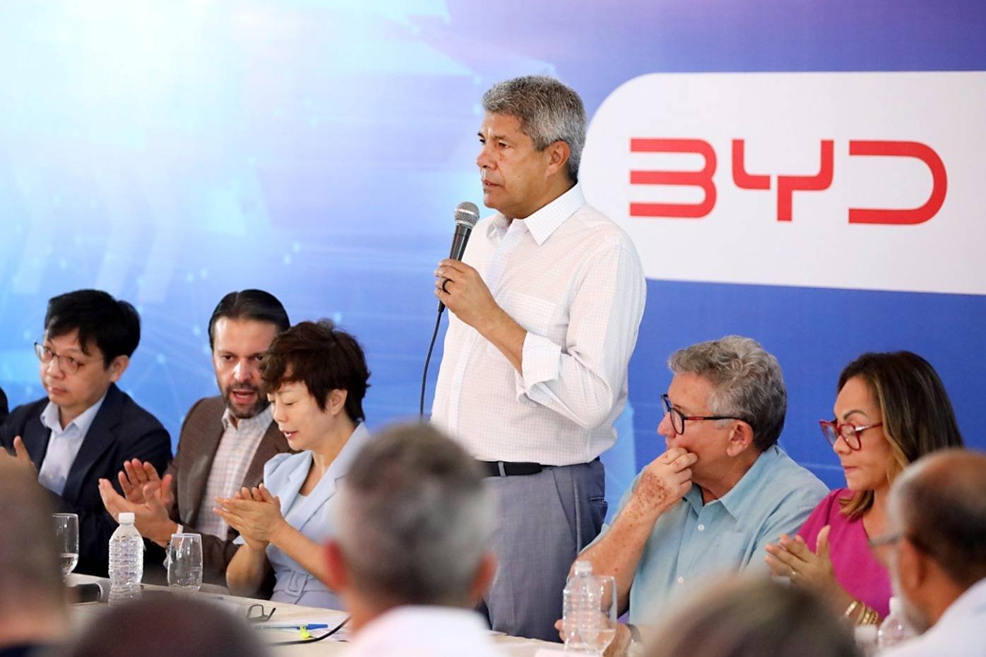 Governador sanciona lei que isenta IPVA de veículos elétricos e destaca investimentos do Estado em Camaçari, com a chegada da BYD