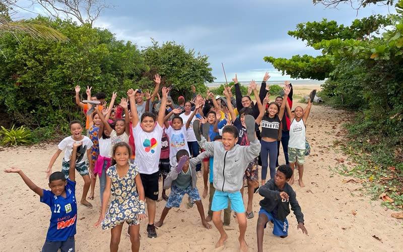 Mucuri encerra Semana do Meio Ambiente com aula e ação de campo envolvendo alunos da Golfinho