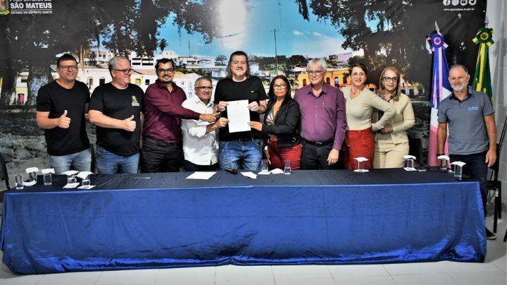 Daniel assina Ordem de Serviço de poço artesiano para água potável em Itauninhas