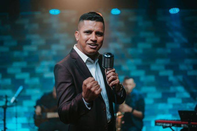 Mucuri: O cantor gospel Renato Machado lança seu primeiro Clipe