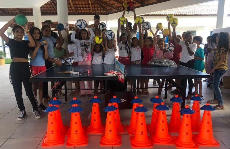 Prefeitura de Mucuri distribui centenas de equipamentos esportivos para Escolas Públicas Municipais