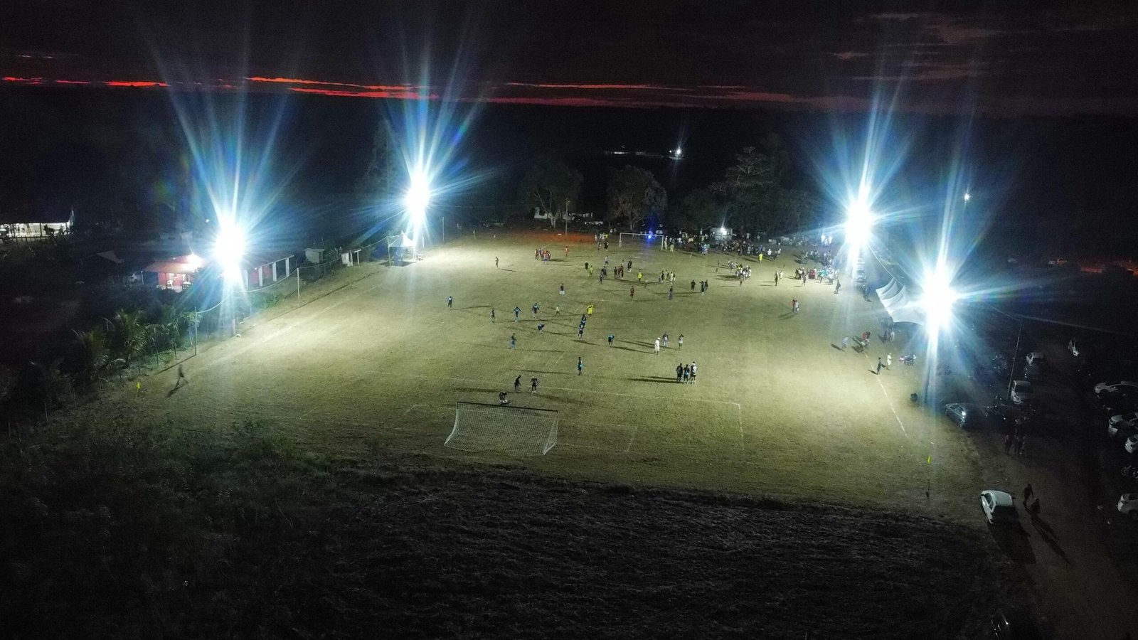 Comunidade Dona Antônia celebra com torneio festivo inauguração da iluminação de LED do Campo de Futebol