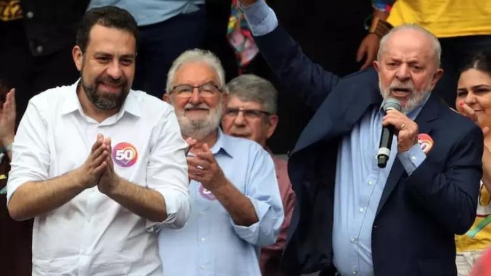 Boulos apaga vídeo de comício em que Hino Nacional é cantado em linguagem neutra; veja repercussão