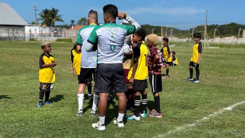 Olheiros do Atlético e América Mineiro avaliam 270 atletas em peneira realizada em Mucuri