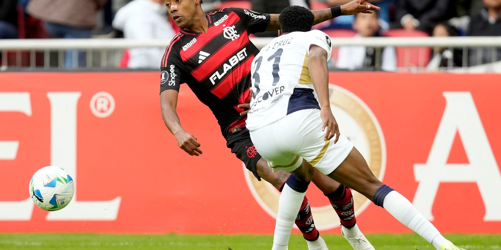 Flamengo empata com LDU e se complica na Libertadores