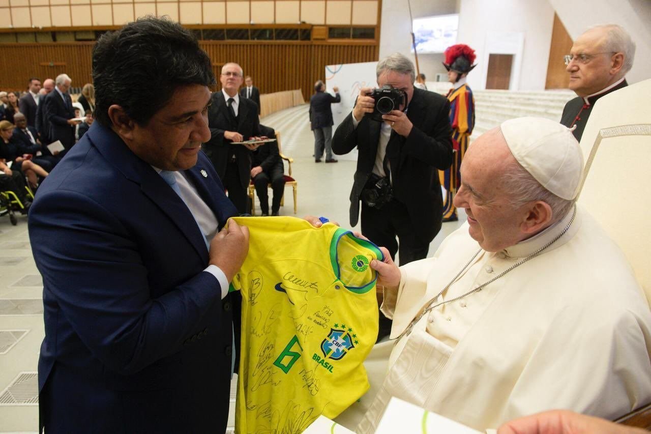 CBF lamenta morte do papa Francisco e define homenagem em jogos