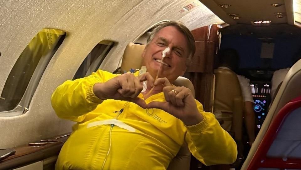 Bolsonaro faz novos exames; equipe médica avalia necessidade de cirurgia