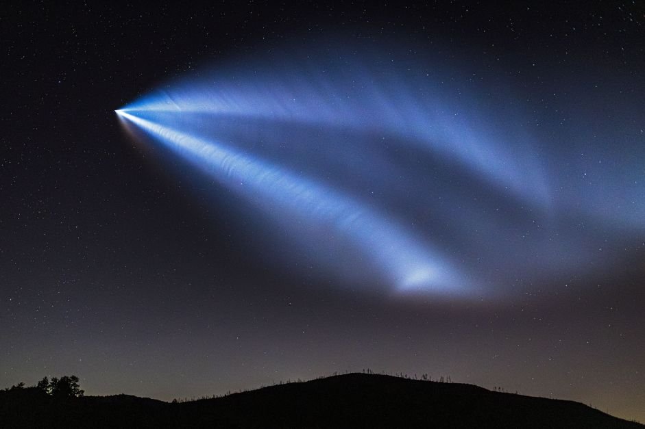 Espiral misteriosa ilumina céus da Europa; entenda frequência do fenômeno