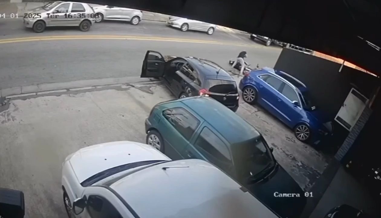 Vídeo: GCM reage a tentativa de assalto e atira contra criminoso