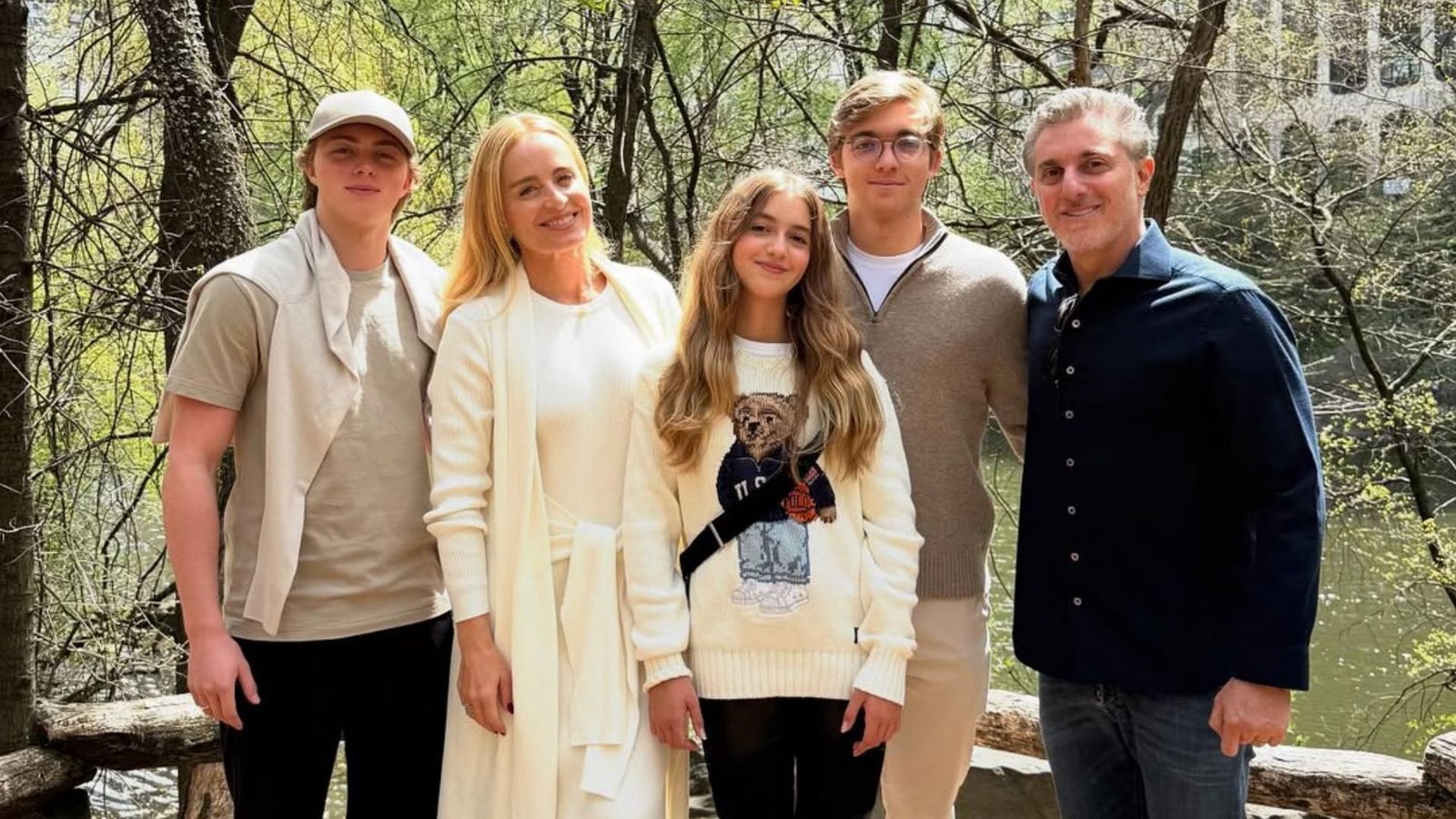 Famosos celebram o feriado de Páscoa com a família; veja as fotos