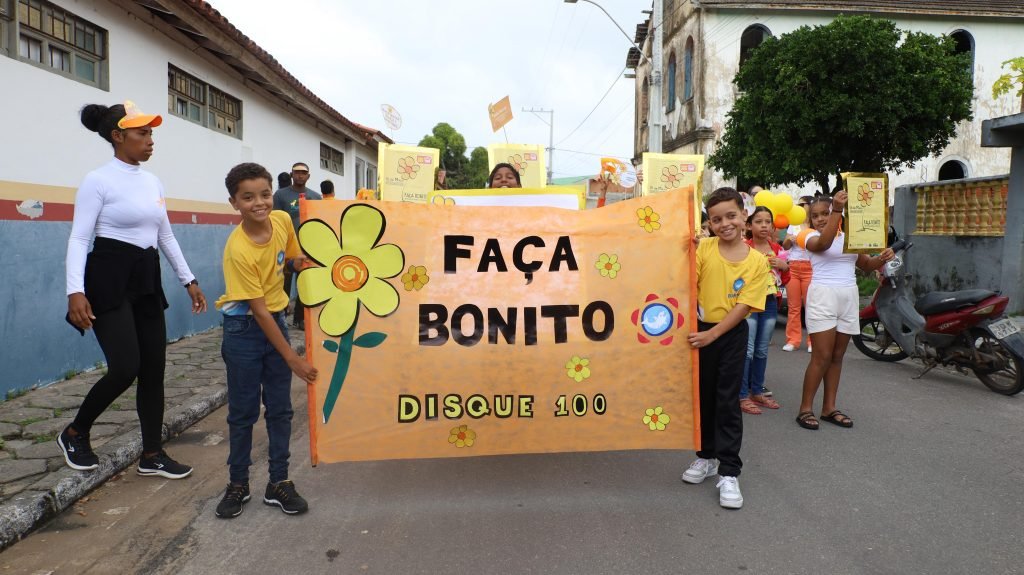 Mucuri amplia iniciativas da campanha “Faça Bonito” com passeata e estratégias multissetoriais