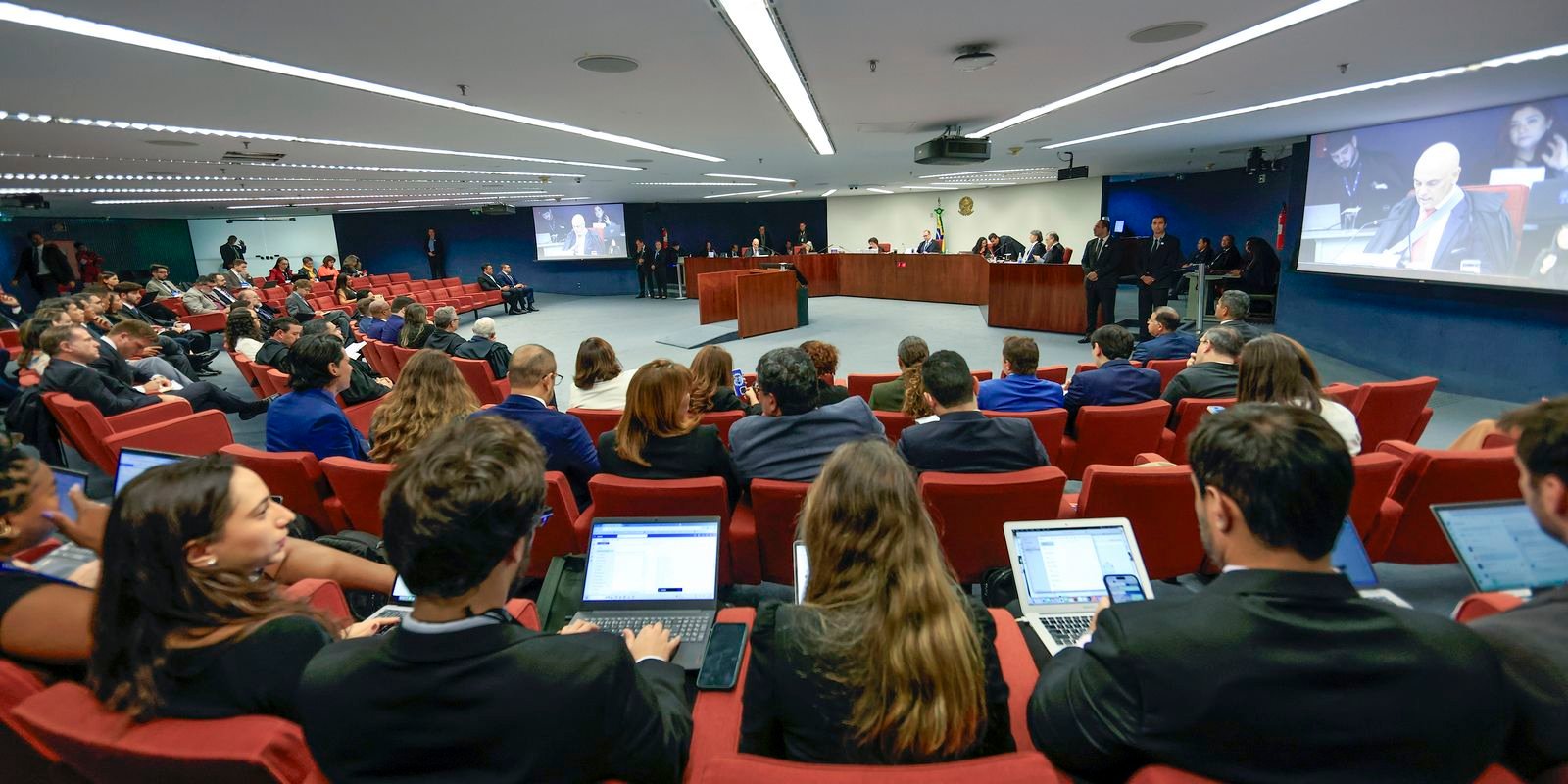 Golpe: maioria da primeira Turma do STF torna réus mais dez acusados