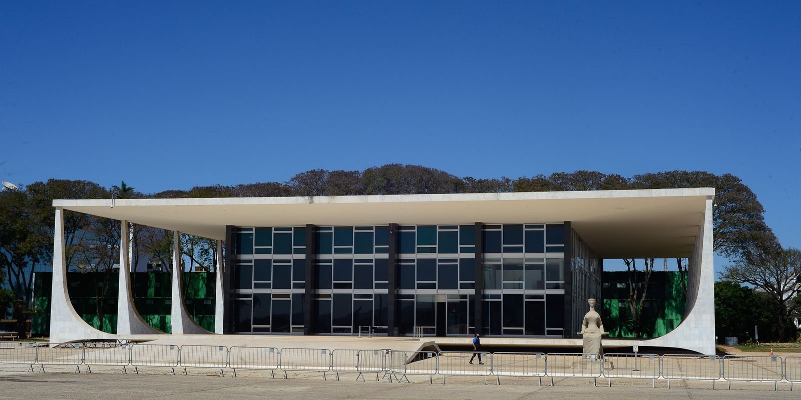 Moraes vota para tornar réus acusados de atentado a bomba em Brasília