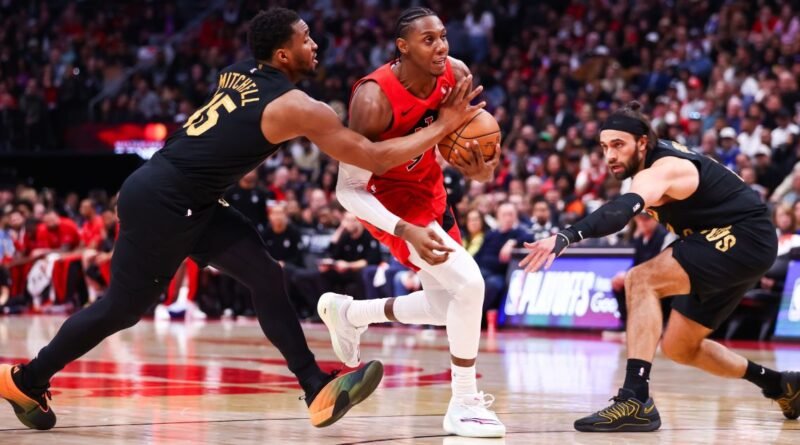 Raptors vencem Cavaliers em jogo apertado e empatam série dos playoffs